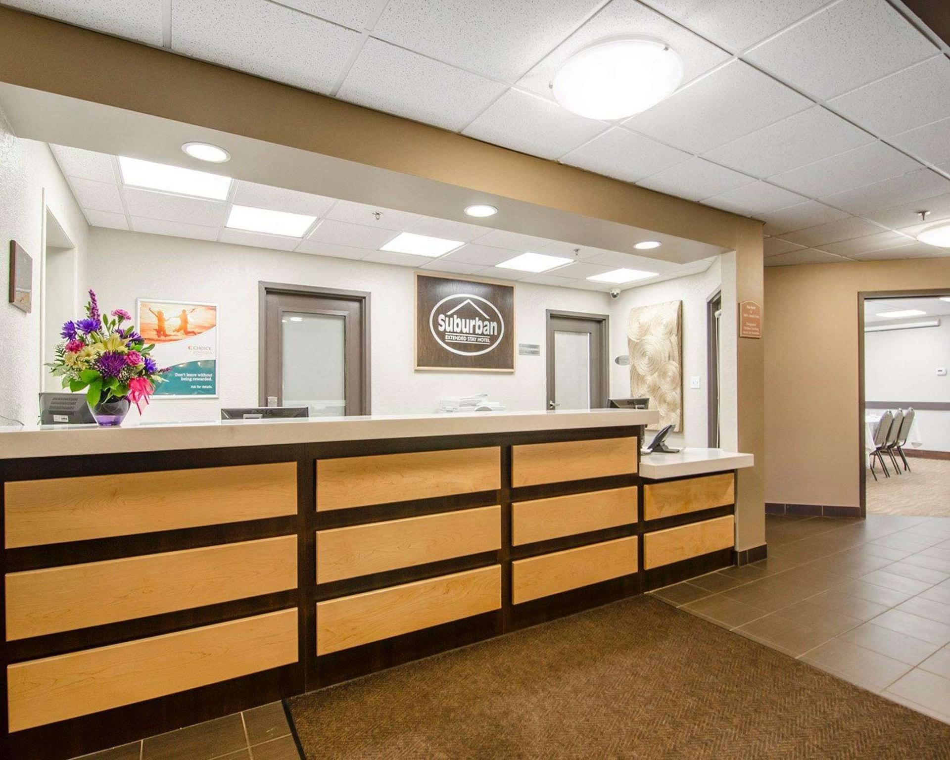 Quality Inn & Suites Estevan Exterior photo