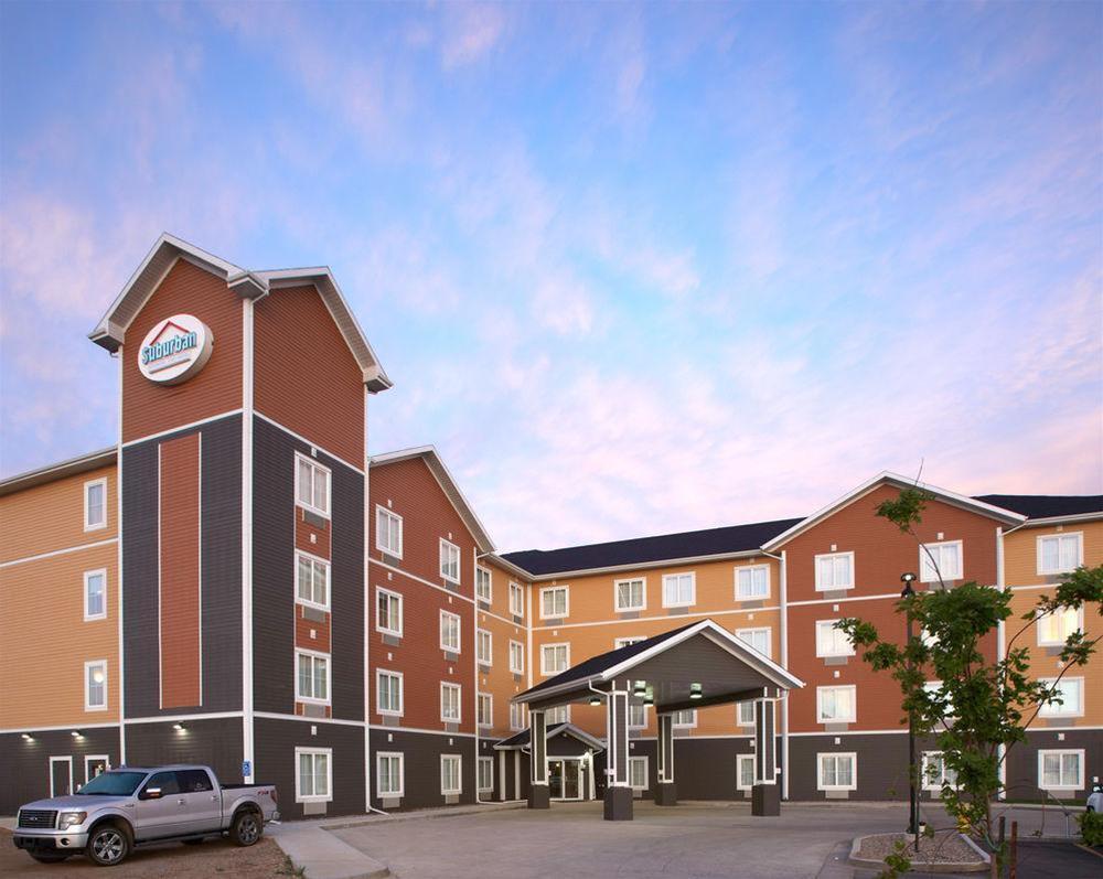 Quality Inn & Suites Estevan Exterior photo