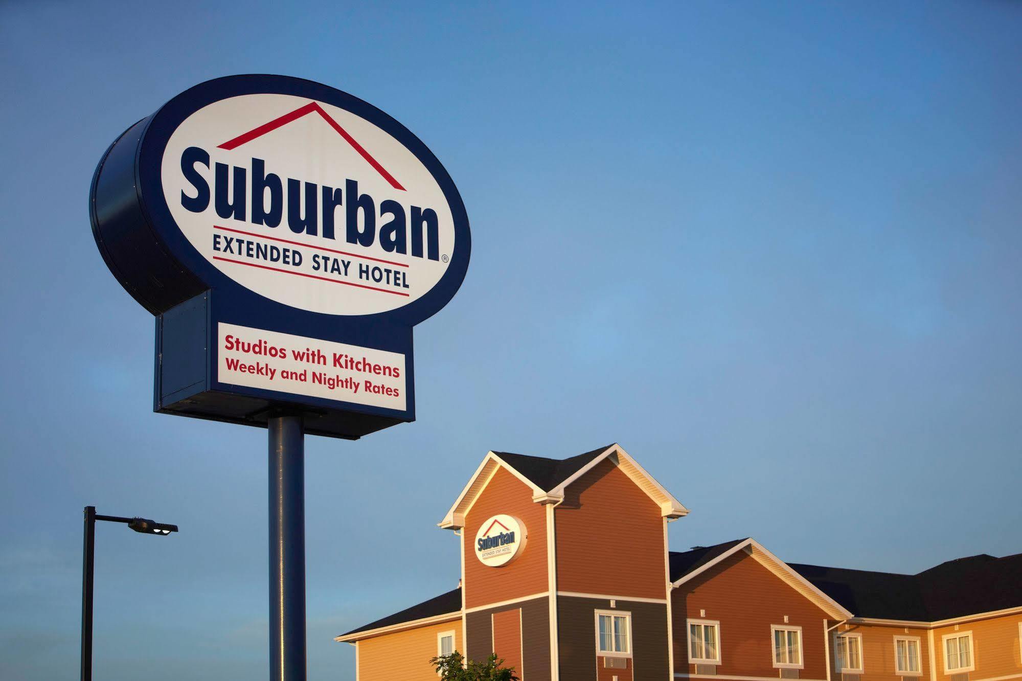 Quality Inn & Suites Estevan Exterior photo